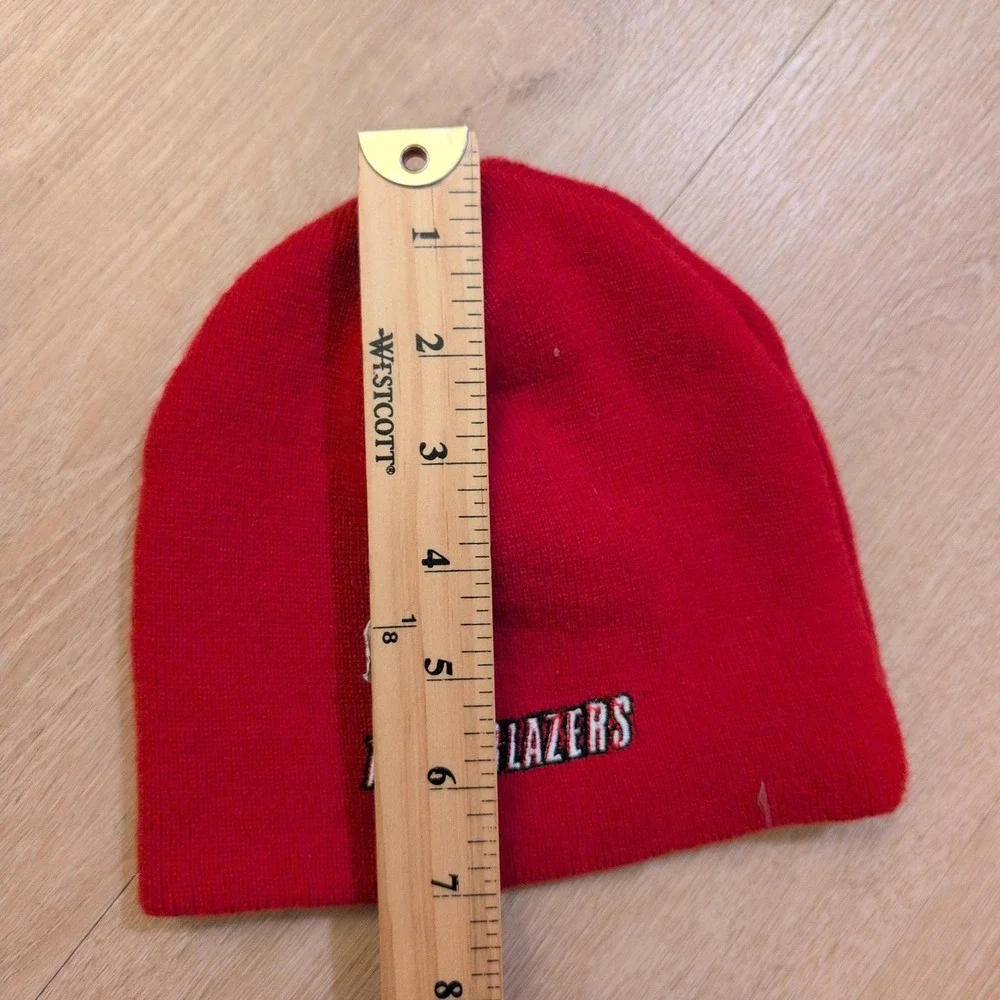 Y2K Adidas Portland Trail Blazers NBA Red Beanie Hat Boys Pinwheel Logo Knit